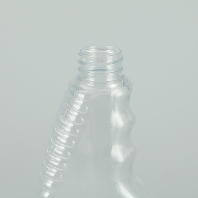 Smooth Round PET Plastic Spray Bottle With Classic Design Transparent Color.