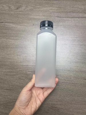 Modern Leakproof Double Layered Thermos Bottle With Screw On Lid And Handle