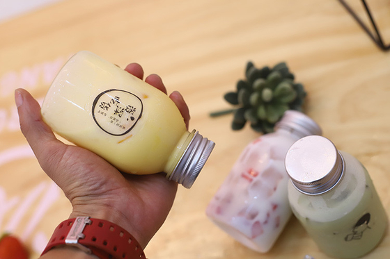Professional Handle Bubble Tea Jugs With Screw On Lid