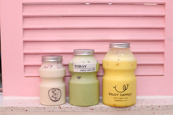 Leak Proof Plastic Milk Tea Bottles With Screw On Lid Durable BPA Free Material