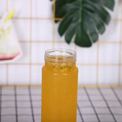 Handle Yes Milk Tea Bottles 05kg Screw on Lid Leak Proof Design Ideal for Commercial Beverage Packaging and Distribution